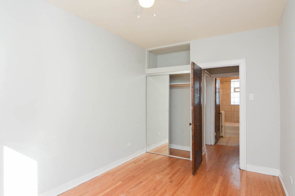 Building Photo - 4232 N Paulina St