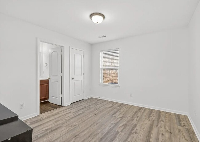 Building Photo - 147 Ofner Dr