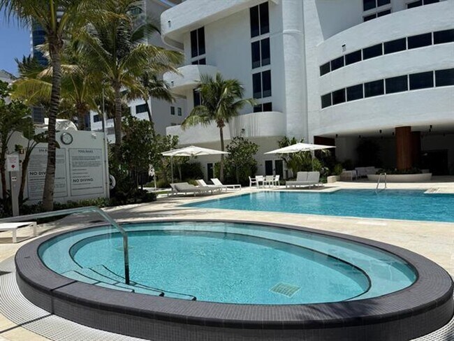 Building Photo - 6365 Collins Ave