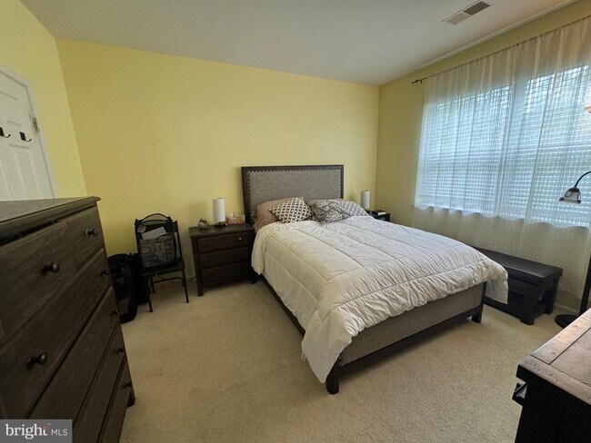 Building Photo - 2604 Chapel Lake Dr