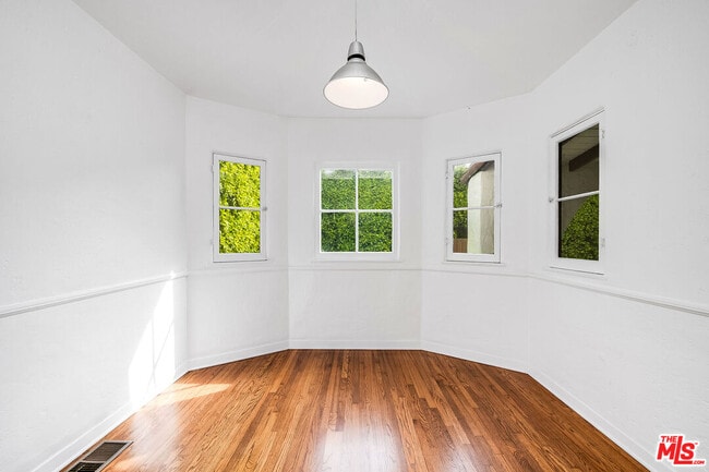 Building Photo - 601 Hayworth Ave