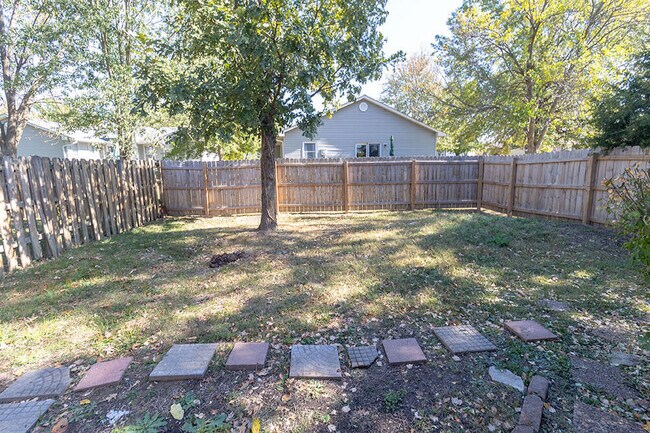 Building Photo - 1508 S Azalea