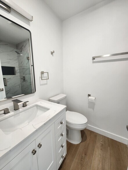 Building Photo - 2336 34th St