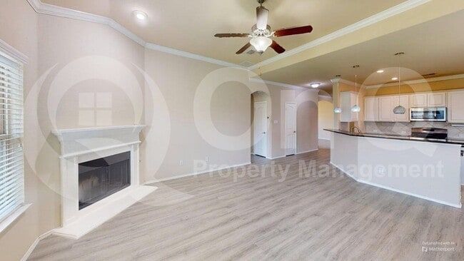 Building Photo - 400 Plum Ct