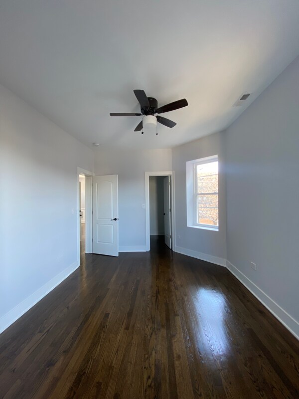 Building Photo - 5558 W Congress Pkwy