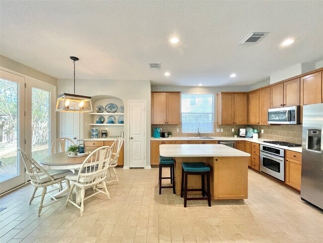 Building Photo - 46 Flickering Sun Ct