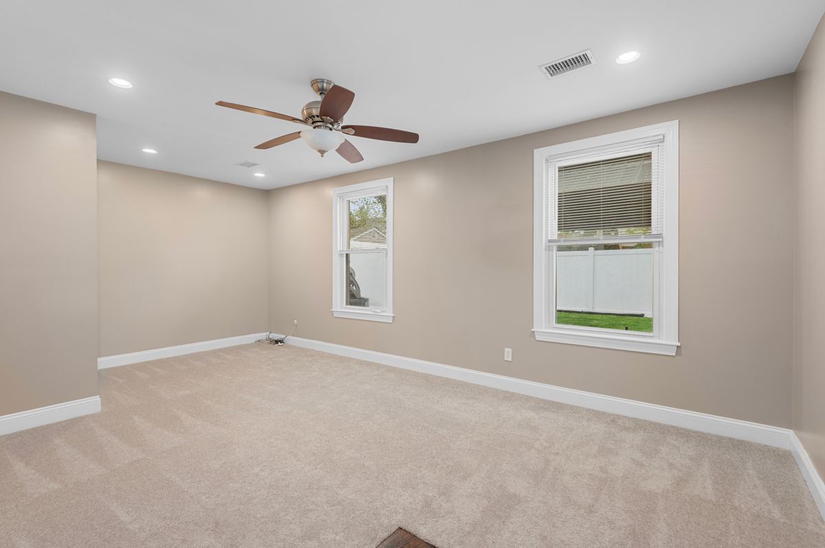 Building Photo - 6420 Thomas Paine Ct