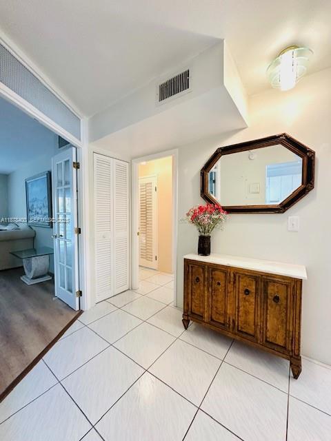 Building Photo - 500 NE 14th Ave