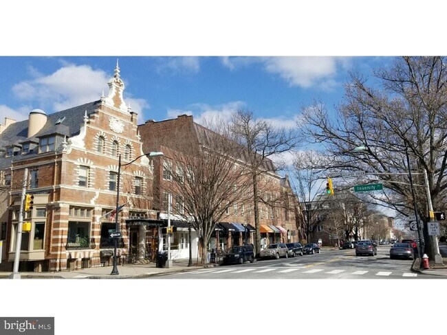 Building Photo - 10 Charlton St