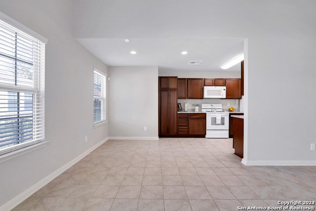 Building Photo - 130 Villa Grande