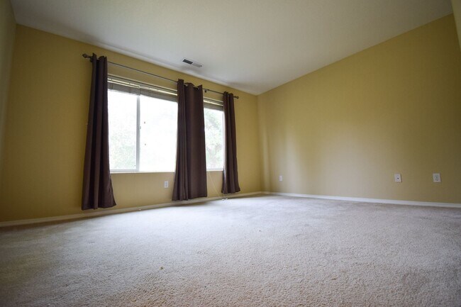 Building Photo - NEW LOWERED RENT!  Wow! Beautiful 4 Bedroo...