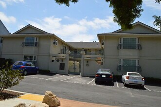 Building Photo - 1 Bedroom Condo in Mission Hills