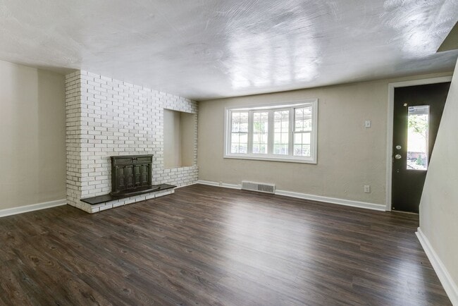 Building Photo - 2749 Oakley Wy