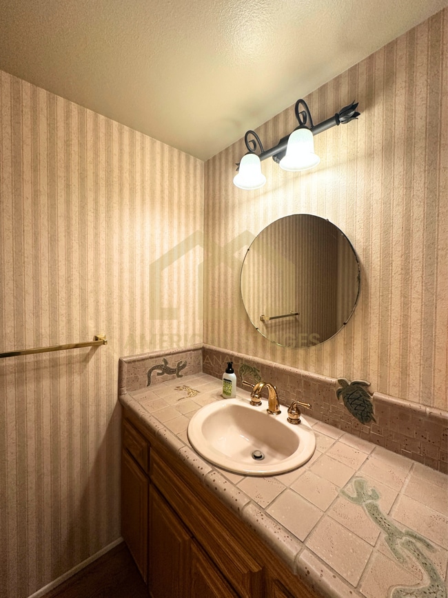 Building Photo - 1686 Eucalyptus Dr