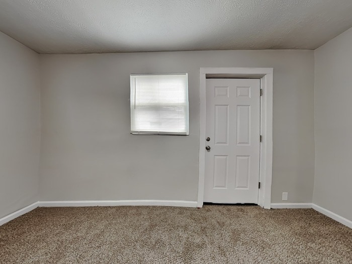 Building Photo - 2318 Burpee Dr W