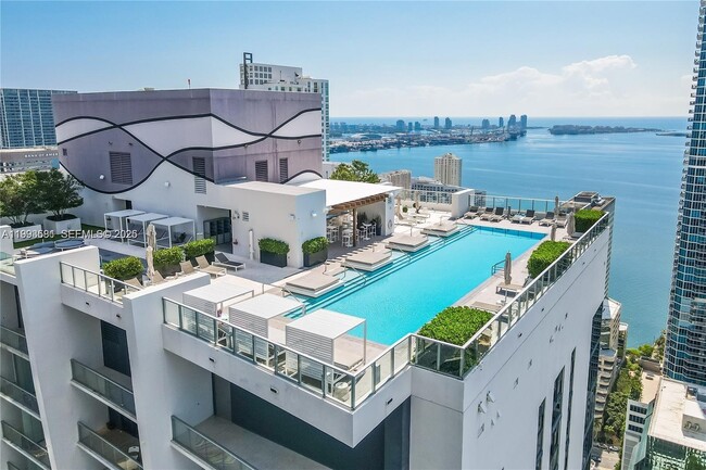 Building Photo - 1010 Brickell Ave