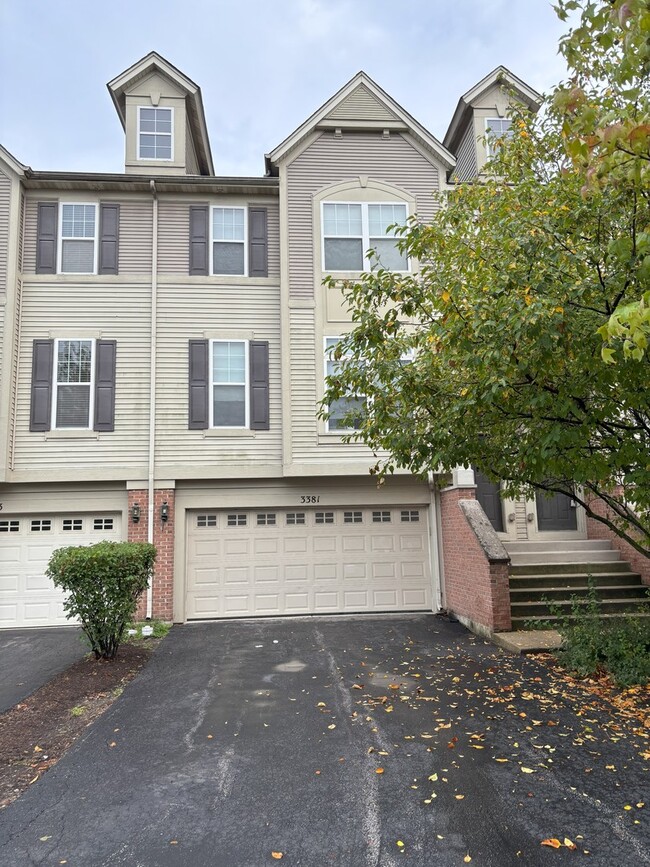 Primary Photo - 3381 Kentshire Cir