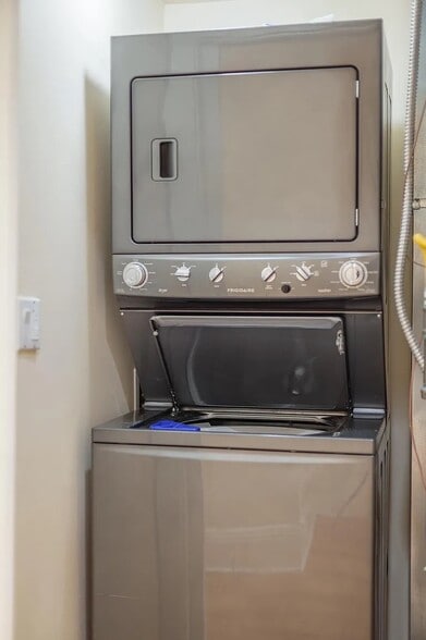 Building Photo - 1454 N Pennsylvania St