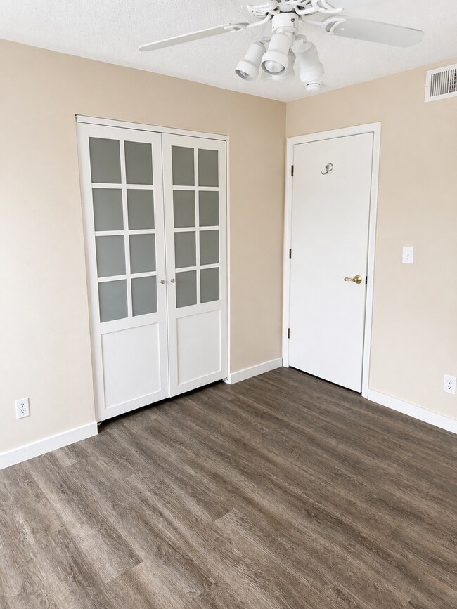 Building Photo - 2257 Huntingdon Dr