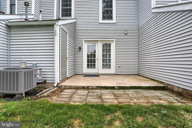 Building Photo - 730 Cambridge Ct