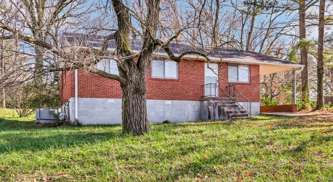 Building Photo - !!!!Fully Renovated 3 Bedroom Home in a Convenient Clarksville Location!!!!