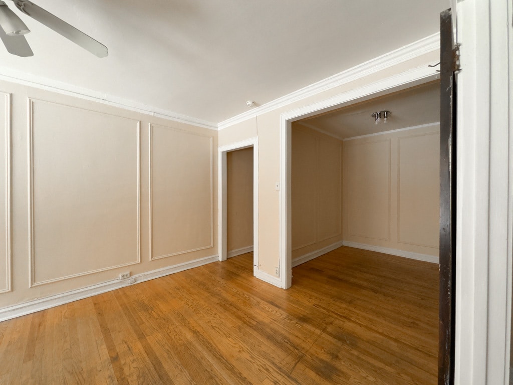 Building Photo - 1211 W Elmdale Ave