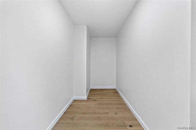 Building Photo - 26 Roseanne Dr