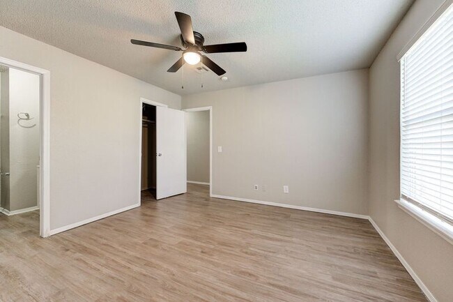 Building Photo - 313 Belmont Dr