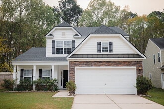 Building Photo - 4 Bed/2.5 Bath/Primary downstairs