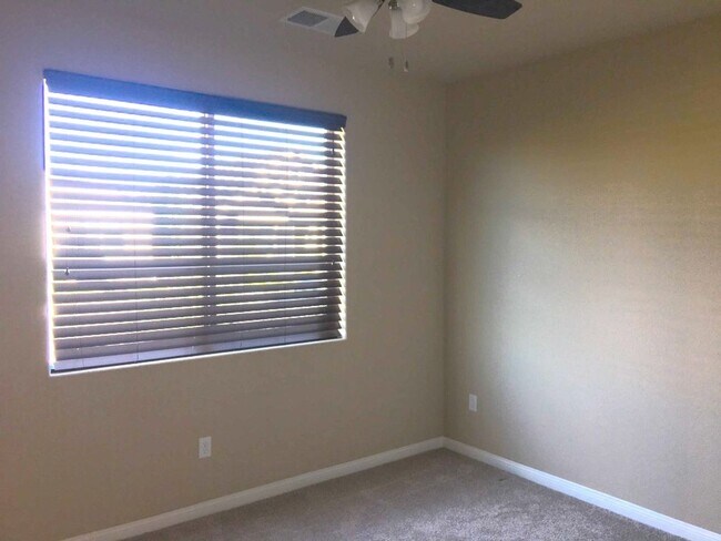 Building Photo - Sparks 3 Bedroom, 3 Bath Single Story - Ne...