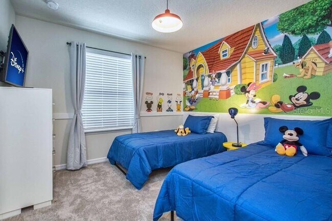 Building Photo - 2414 Dubai St