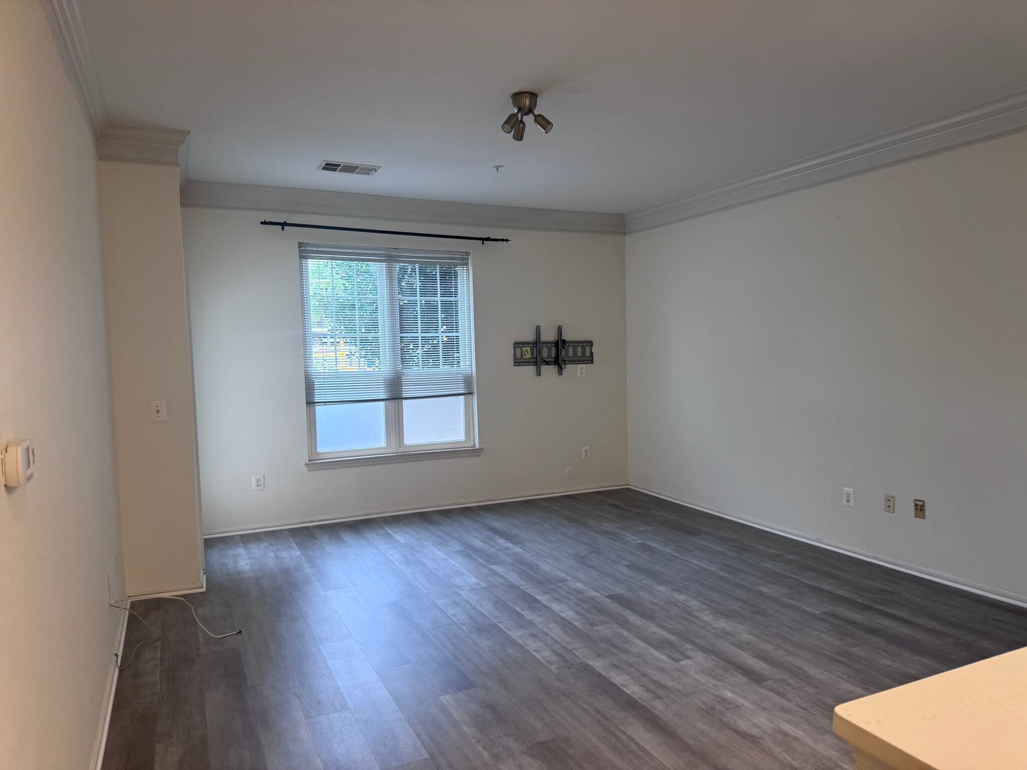 Building Photo - 1601 Spring Gate Dr.
