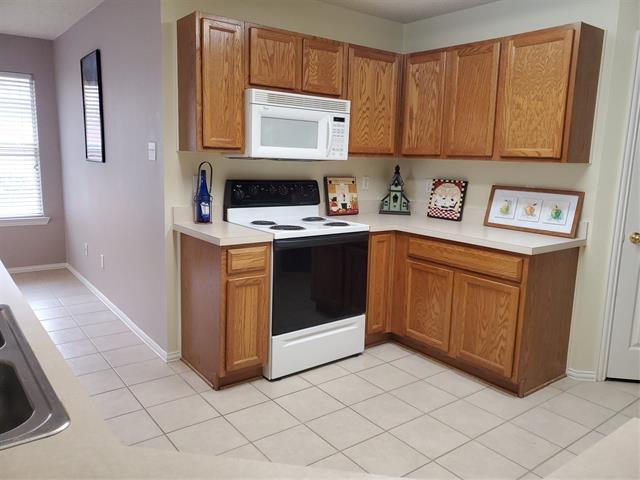 Building Photo - 5005 Boxwood Ln
