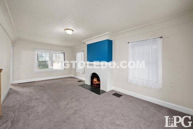 Building Photo - 1579 Colton St