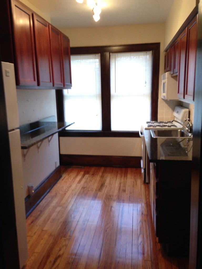 Building Photo - 1745 W 31st Pl