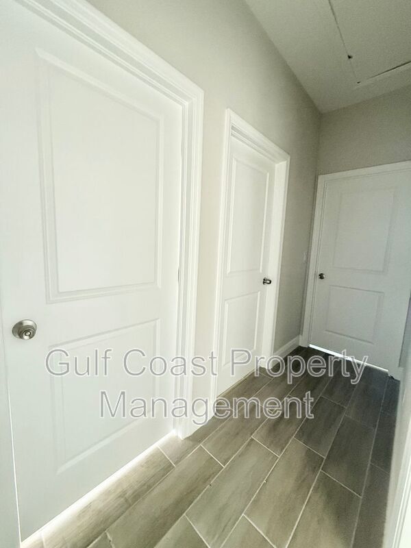 Building Photo - 1229 NE 19th Ave