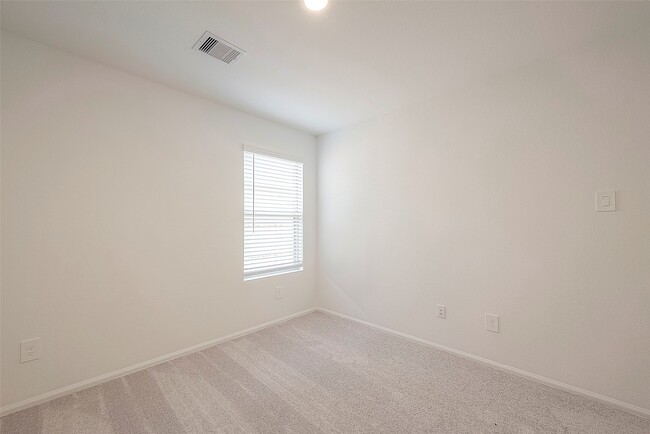 Building Photo - 1491 Las Cuevas Dr