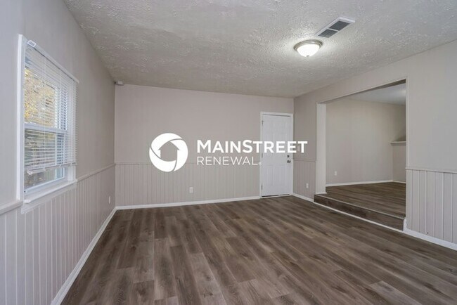 Building Photo - 3 Bedroom Pet-Friendly Home in LOUISVILLE,...