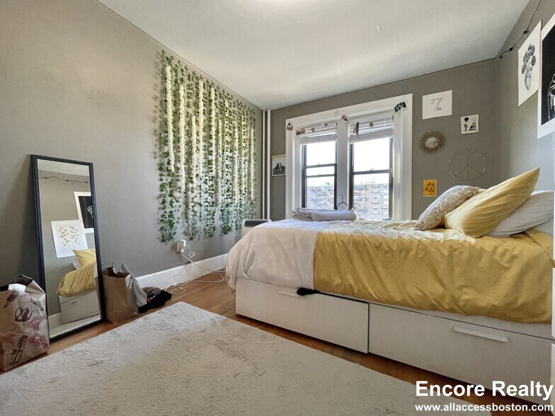 bedroom 3 - 462 Park Dr