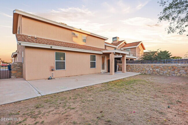 Building Photo - 2329 Honey Dew St