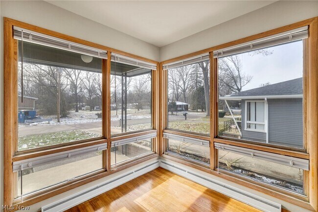 Building Photo - 1171 Jason Ave