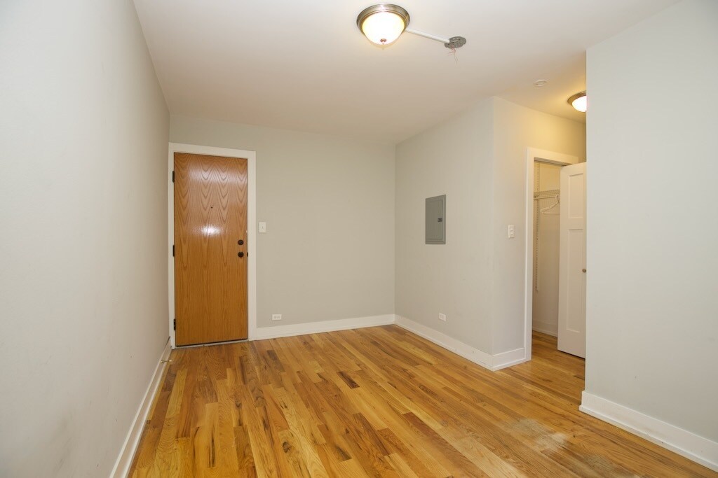 Building Photo - 2710 N Mildred Ave