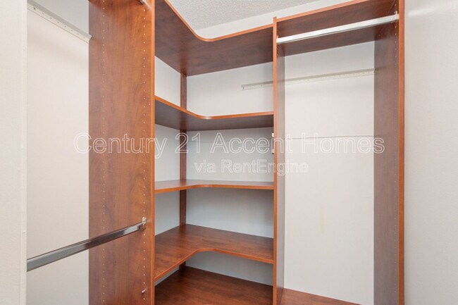 Building Photo - 12113 Greenway Ct