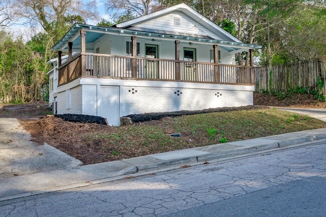 Building Photo - Cozy Home in Columbia's Downtown Core - Unit A