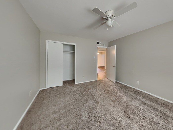 Building Photo - 647 Rutgers Dr