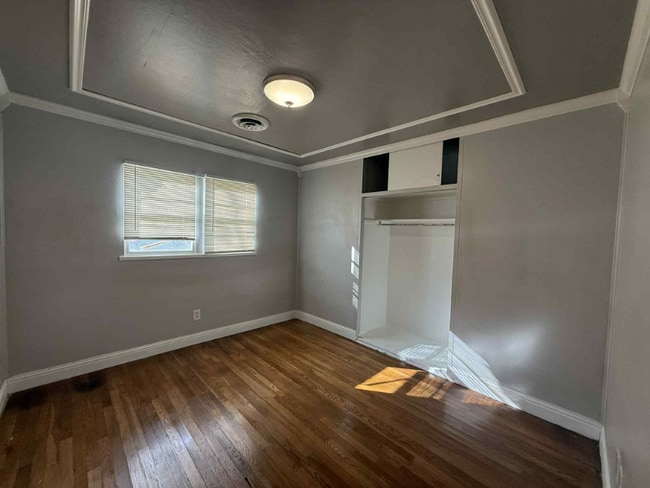 Building Photo - 5107 S Bonham St