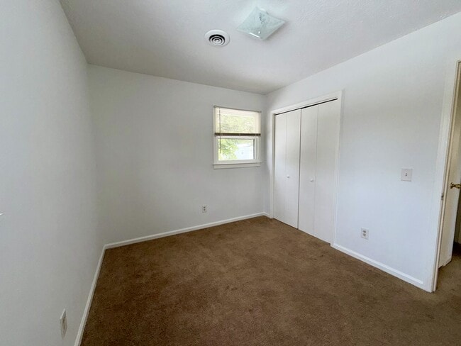 Building Photo - 312 Clay St