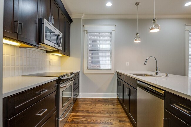 Building Photo - Beautiful build in Cleveland Park (Downtown Nashville)