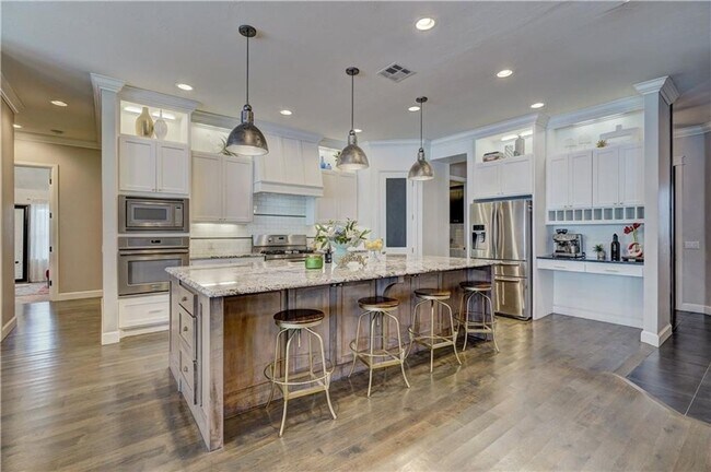 Building Photo - 4 Bedroom Home in Gated Lakes of Traditions- Backs up to a greenbelt- Pool and Playground