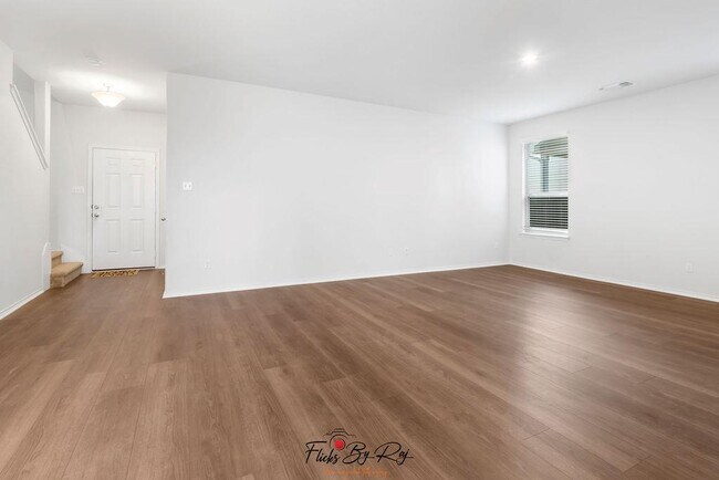 Building Photo - 279 Zuma Dr